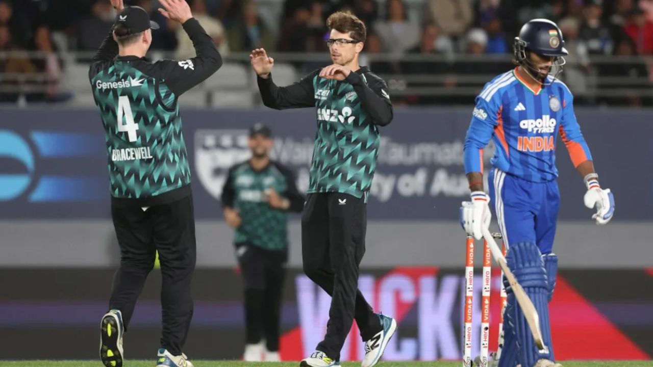 IND vs NZ: भारत को चौथे T20 मैच में मिली करारी शिकस्त, न्यूजीलैंड ने 87 रन से हराया, ग्लेन फिलिप्स का तूफानी शतक IND vs NZ: भारत को चौथे T20 मैच में मिली करारी शिकस्त, न्यूजीलैंड ने 87 रन से हराया, ग्लेन फिलिप्स का तूफानी शतक